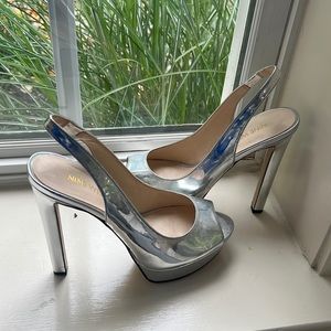 Women’s 7M silver heels